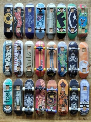 Lot of 24 old first generation Tech Deck: Element, Foundation, Powell, Darkstar