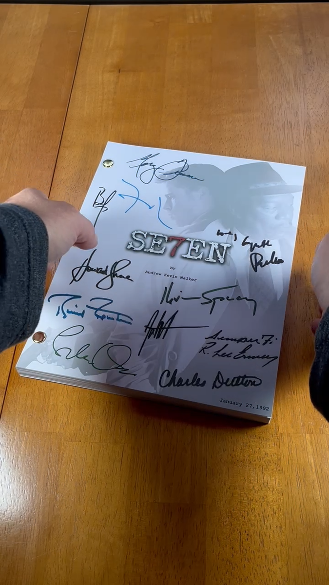 Seven Script Signed- Autograph Reprints- Brad Pitt- Se7en Movie