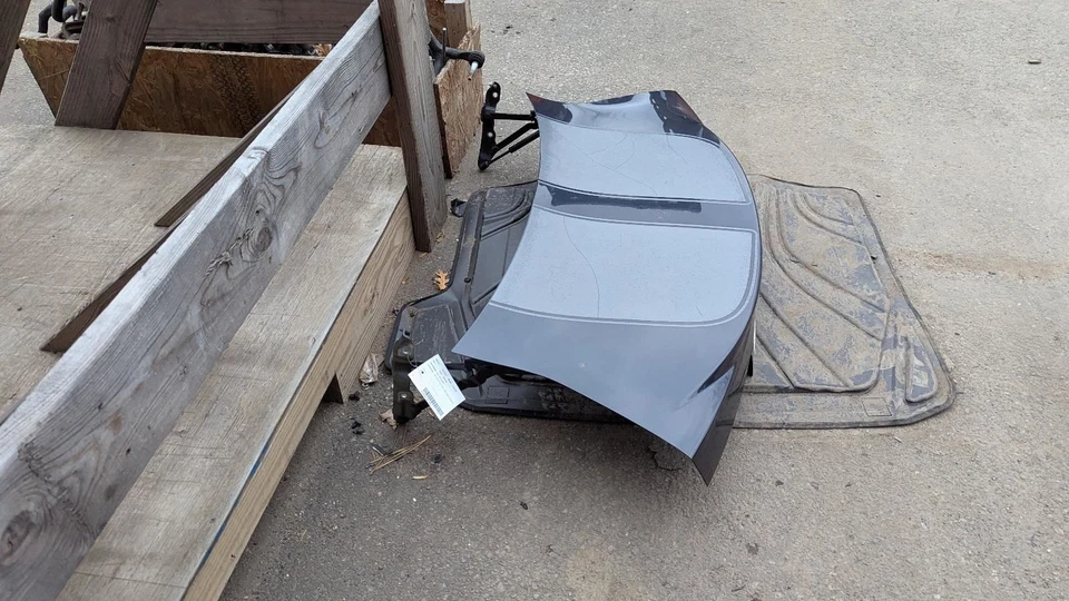 (LOCAL PICKUP ONLY) Trunk/Hatch/Tailgate Coupe Without Spoiler Fits 14-15 CAMARO Foto 2 de 4