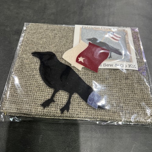 Badger Brook Farm Pre-cut Wool Felt Kit Patriotic Crow Pillow Kit - Picture 4 of 5