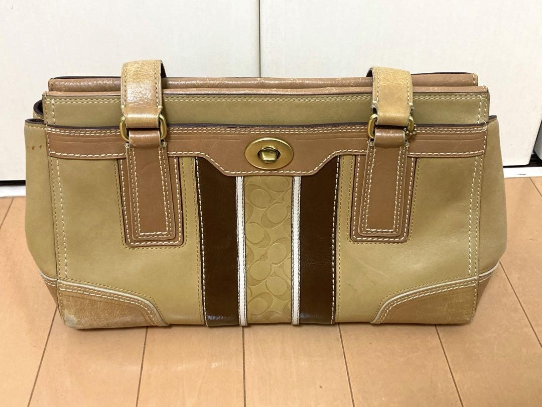 Coach Medium Leather Handbag in Classic Design m4_0615