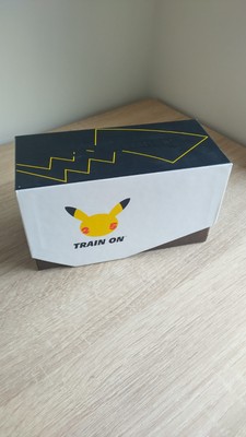 Celebrations ETB Elite Trainer Box leer Graded Pokémon Karten Aufbewahrung