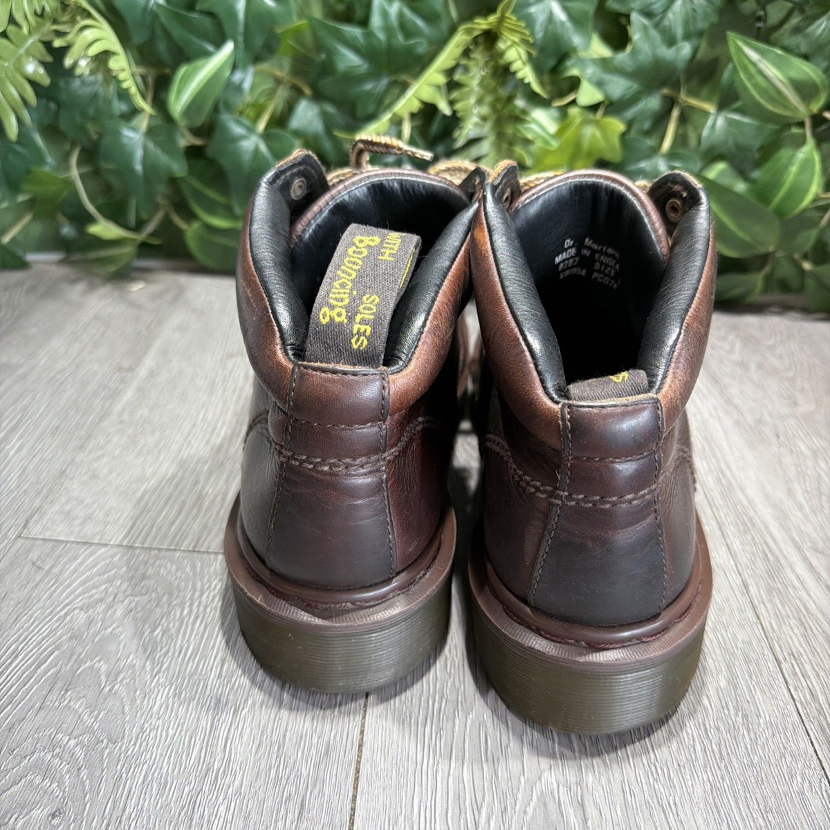 Vtg Dr. Martens 8287 Doc Chunky Grizzly Leather Combat Men display picture 1