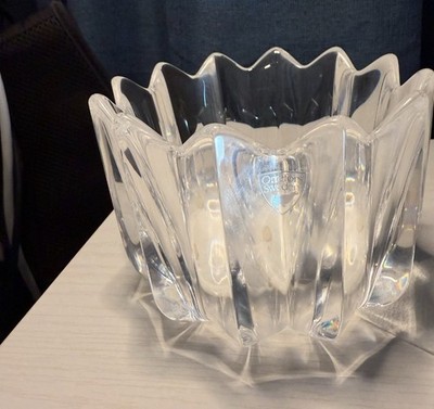 New Orrefors Crystal Bowl Tulip Shape D:4 3/4  x H:4 1/2'' Signed , Sticker.