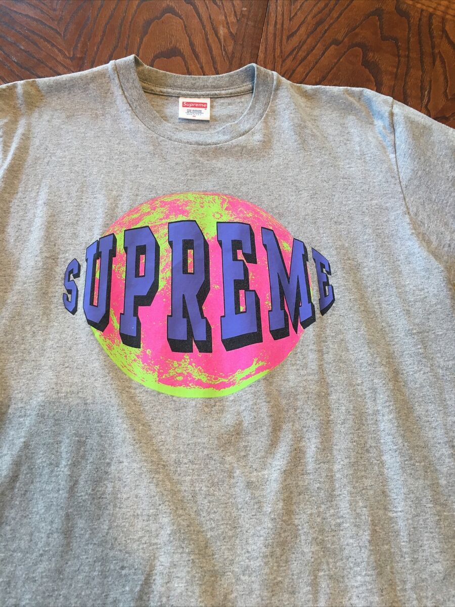 Supreme Fall/Winter 2015 Lunar Tee Gray T Shirt Size Medium Supreme Fall/Winter 2015 Lunar Tee Gray T Shirt Size Medium