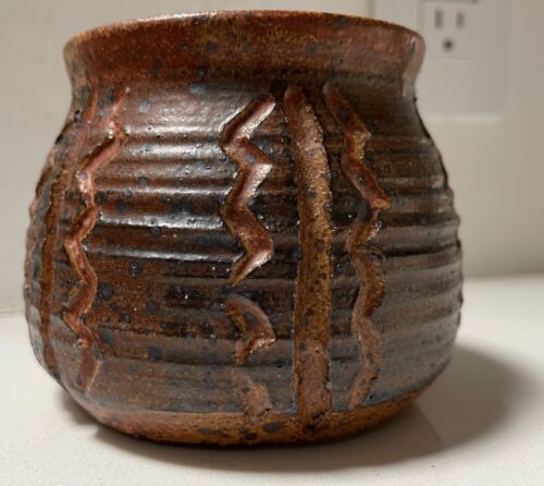 Round Vintage Inscribed Zig Zag Studio Pottery Ceramic Stoneware Planter Modern - Picture 1 of 10