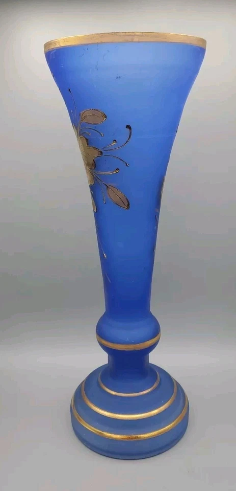 VICTORIAN BRILLIANT BRISTOL BLUE GLASS VASE 16.5" GOLD FLORAL Gilded Antique - Image 4 of 4