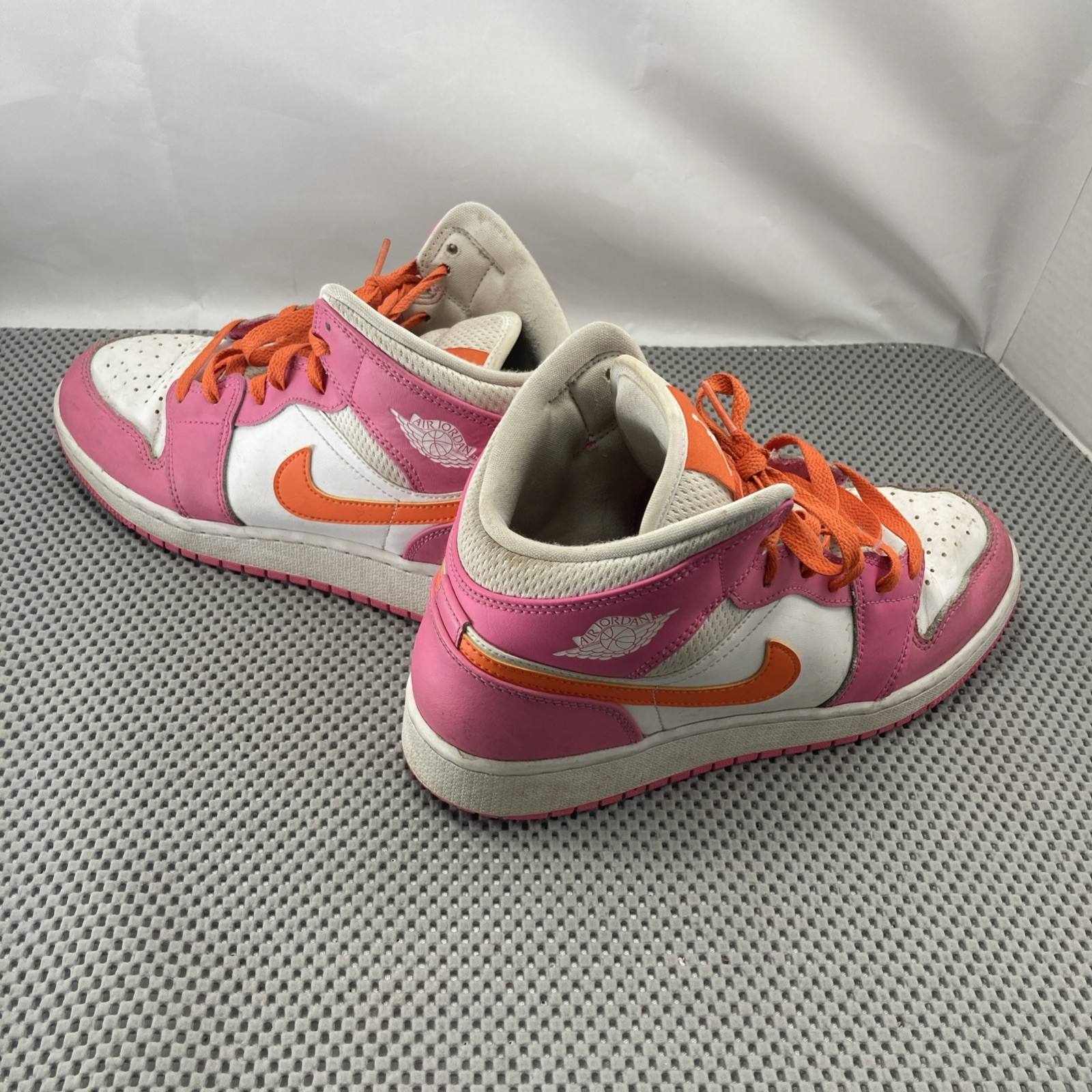 Size 6.5Y - Nike Air Jordan 1 Mid GS Pinksicle Safety Orange Pink DX3240-681 thumbnail 3