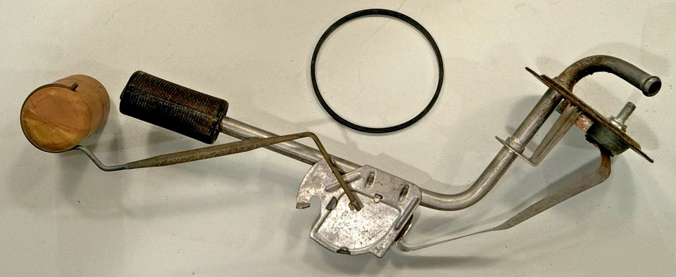 Ford Shelby Mustang 67 68 Mercury Cougar transmisor de combustible usado OEM 65 68 C8ZZ-9275-C Foto 4 de 4