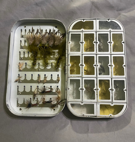 Vintage CABELA'S FLYBOX 16 Compartment w/ Flies Aluminum Metal Fly Fishing