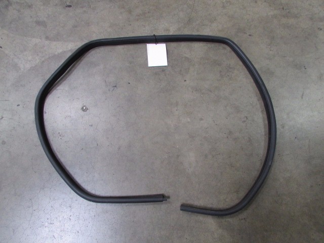 Maserati Quattroporte, RH, Right Rear Door Moulding, Used, P/N 67479800