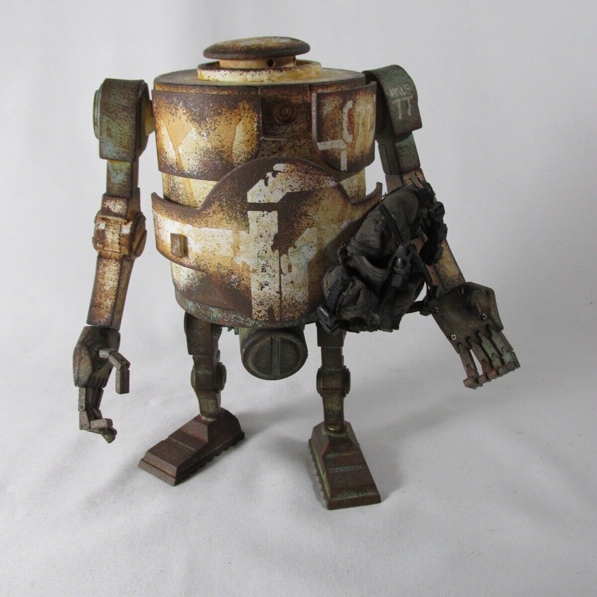 ThreeA 3A Toy Figure WWRp World War Robot Bramble Winter Defense Ashley Wood