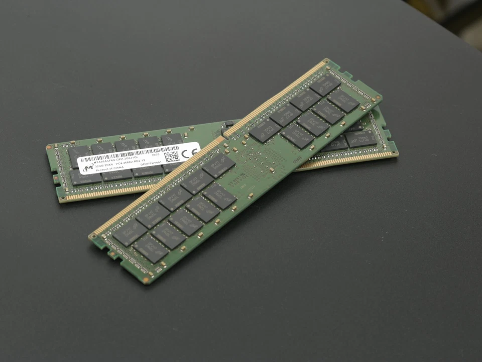 Crucial 32GB DDR4-2666 PC4-21300 1.2V ECC REG RDIMM CT32G4RFD4266 Server Memory - Image 4 of 4