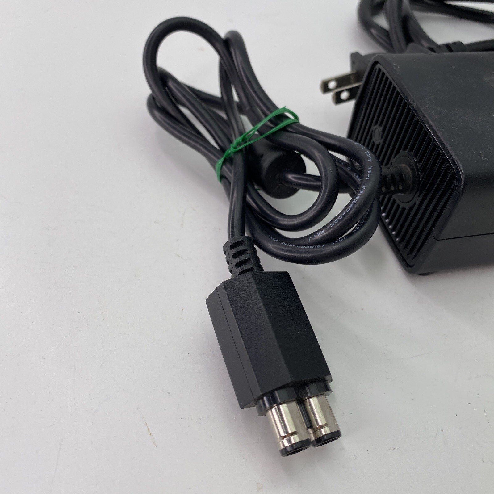 Microsoft Xbox 360 S Power Supply Adapter 135w 12v CPA09010A Slim