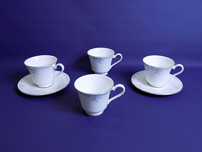 Royal Doulton Carnation 4 Tassen + 2 Untertassen + Sauciere