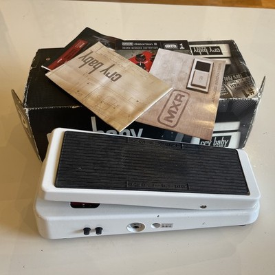 Dunlop Cry Baby Bass Guitar Wah Effects Pedal White 105Q includes box