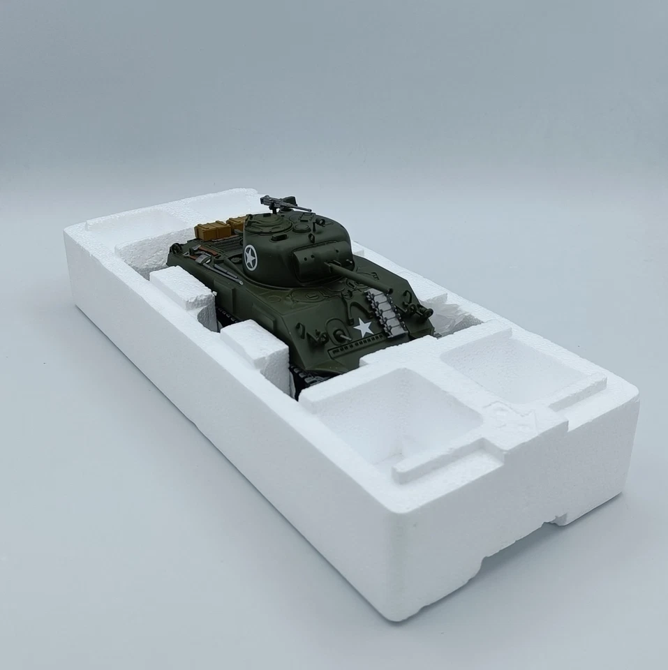 MINICHAMPS 350040000 - M4A3 Sherman - 1/35 Model - Immagine 2 di 4