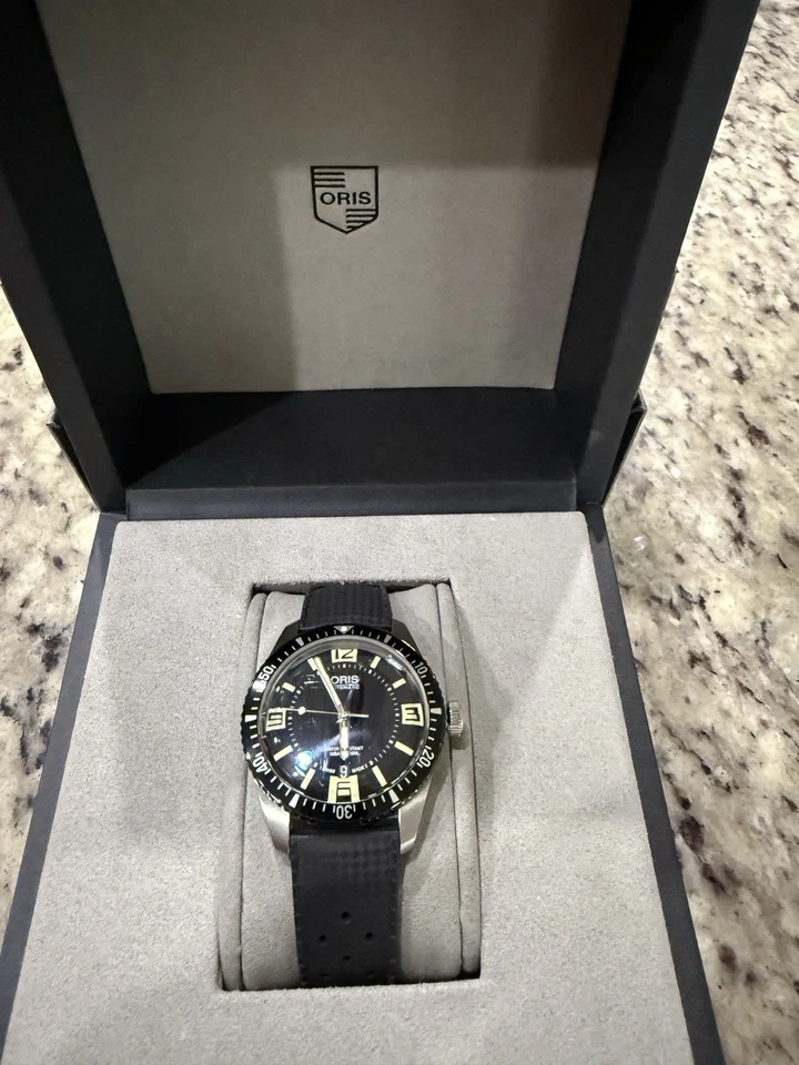 Oris Divers Sixty-Five Glow 40mm Watch Black Dial - Image 2 of 4