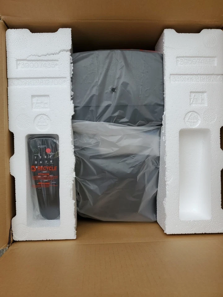 KONKA Starz! SuperPak CRT TV 13" K1318U NIB - Image 2 of 4