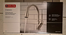 Delta Classic Pull-Down Kitchen Faucet MagnaTite Diamond Seal Stainless 19810