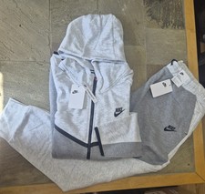 Nike Tech fleece Sweatsuit brand new with tags White/Gray. 260 Retail