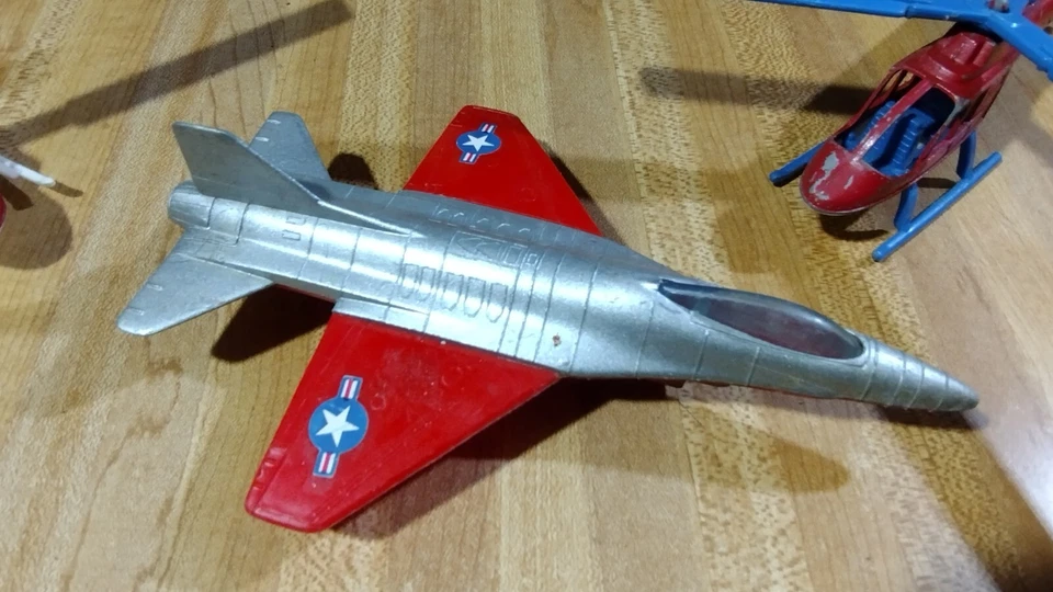 Lote de juguetes Tootsie de colección, (2) helicópteros, avión a reacción, ¡años 70! Foto 2 de 4