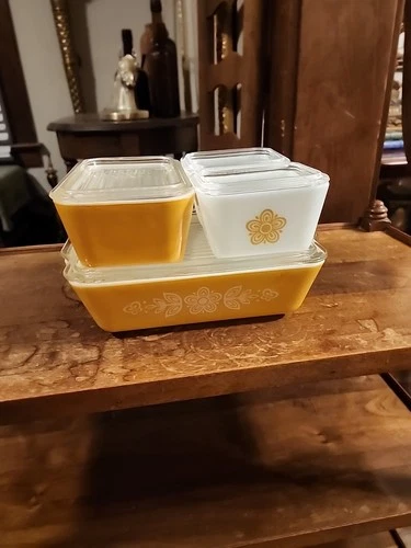Vintage 1970s Pyrex Golden Butter Fly Pattern  Refrigerator Set 8 Pieces