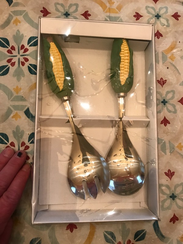 NEW IN BOX PIONEER SEEDS ADVERTISING CORN HANDLED SALAD FORK AND SPOON