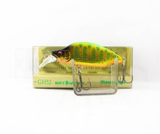 Megabass Great Hunting Butterfly GH52 Sinking Lure Lime Back Gold OB (8750)