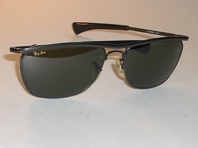 VINTAGE B&L RAY BAN W1308 G15 BLACK RECTANGULARS OLYMPIAN II