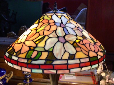 Tiffany Stil Tischlampe Designer Unikat Nachttisch Buntglas Handarbeit 64 cm
