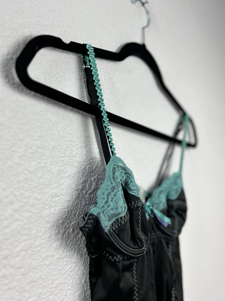 Corsé vintage Hot Topic Y2K hilos morbosos negro verde azulado brocado talla 32A gótico Foto 2 de 4