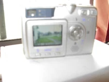 Nikon COOLPIX 4200 4.0MP Digital Camera - No Accessory - Tested Working