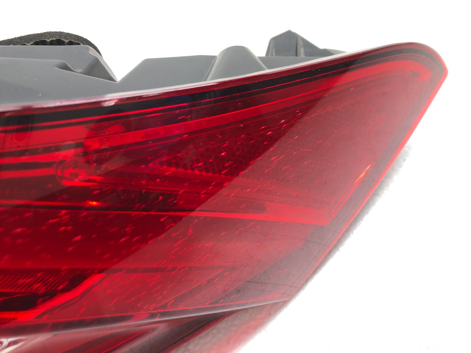 2017-2020 MASERATI LEVANTE RIGHT PASSENGER REAR OUTER TAILLIGHT TAIL LAMP OEM