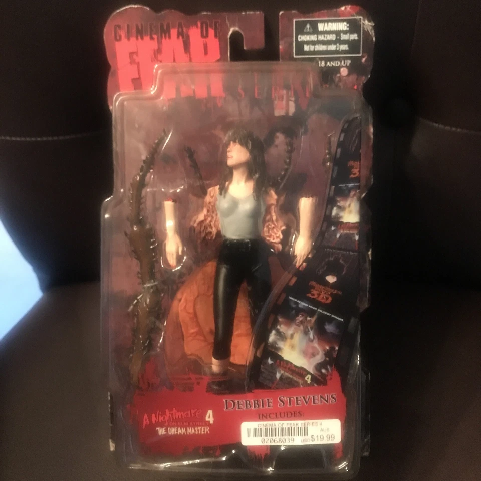 恐惧电影 Debbie - ELM Street 上的夜 - Mezco - 全新未拆封 — 第 2/4 张图片