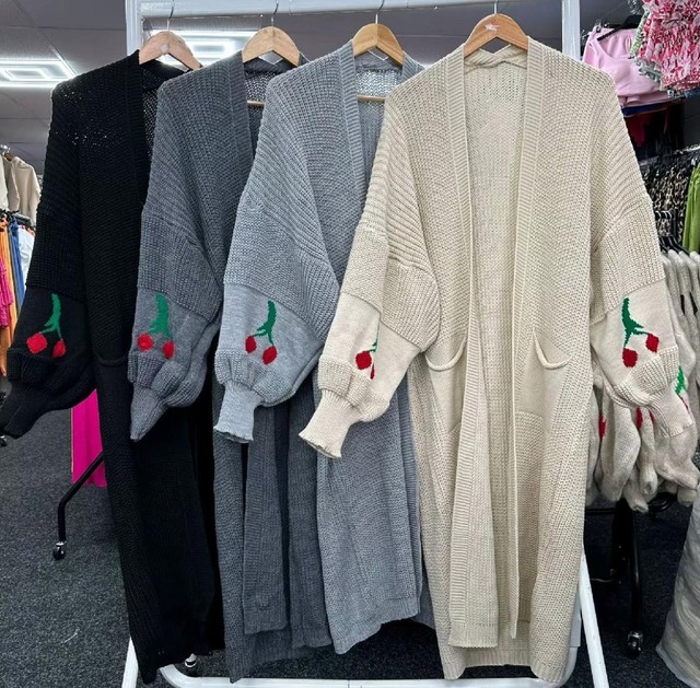 Maxi cárdigan largo de invierno con estampado de cereza y manga globo tejido para damas
