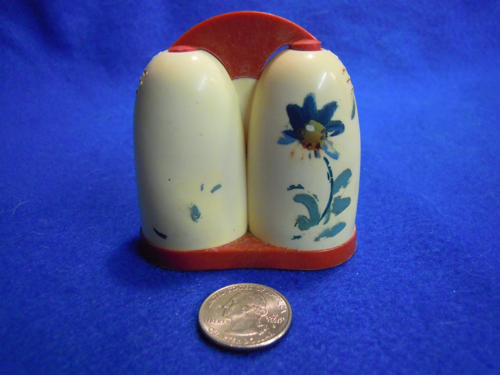 Vintage White Retro Celluloid All in One Salt and Pepper Shaker Flower