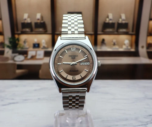 Vintage Seiko 5 Automatic Day- Date  Japan 6309A  Men's Wrist Watch