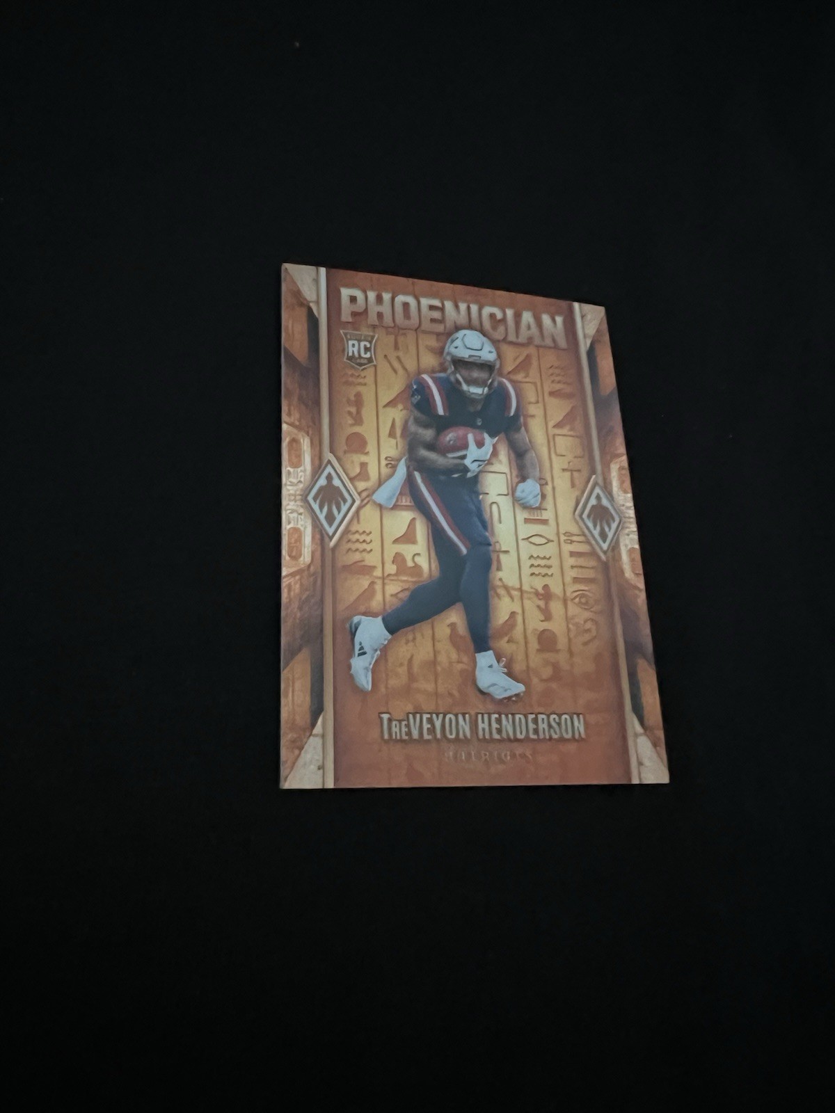 TreVeyon Henderson 2025 Panini Phoenix Phoenician RC Case Hit SP #18 Patriots