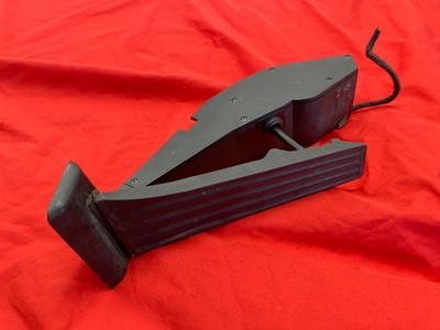 BMW E46 E53 E38 E39 X5 Z8 M3 Manual Transmission Accelerator Gas Pedal OEM  
