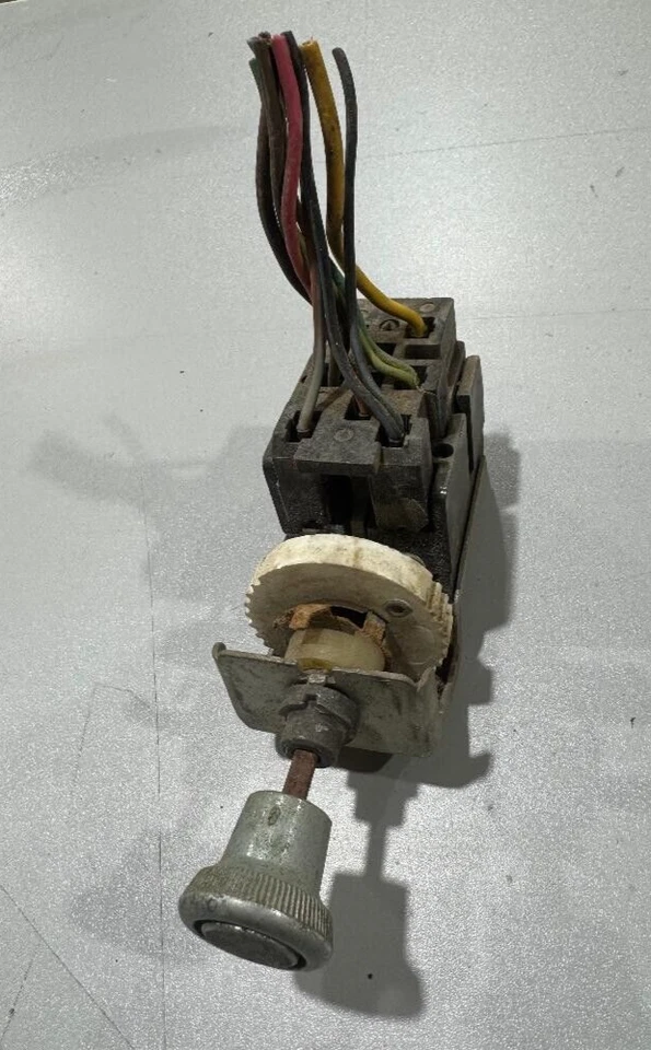 1975-1979 FORD MUSTANG II HEADLIGHT SWITCH P/N D2AB-11654-AIA GENUINE OEM USED - Image 3 of 4