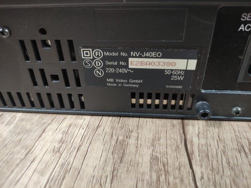 Panasonic NV-J40EO - VHS VCR Video Player Recorder - Black 1992 - Defect - As is - Foto 8 di 9