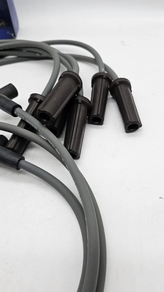 Spark Plug Wire Set Carquest 35-6103 Fits Pontiac Bonneville 1988-1992 - Image 2 of 4