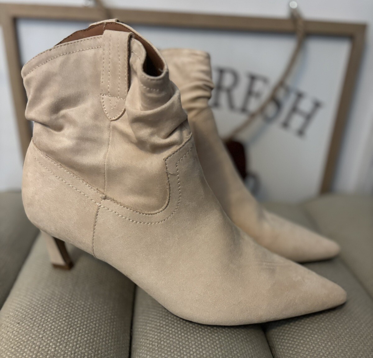 Oasis Society California Cowgirl Boots Taupe Cream Suede Women's