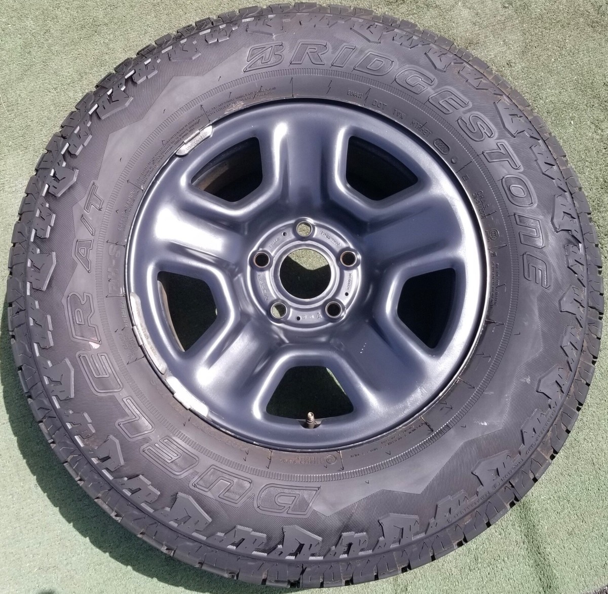 Jeep 純正 18インチ ホイール Bridgestone タイヤ1本 JEEP純正ホイール×BRIDGESTONE18インチスタッドレスタイヤ New Factory