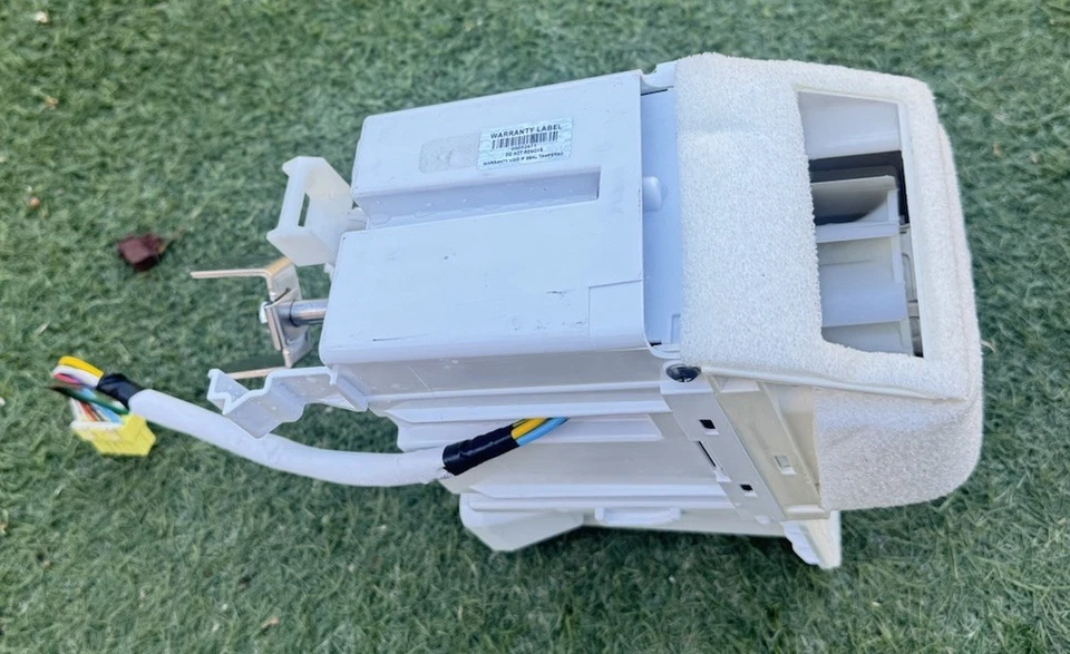 DAEWOO / KENMORE Ref-tor Auger Motor Assembly 30120-0035802-01 From # KLBH031ATE - image 3 of 4