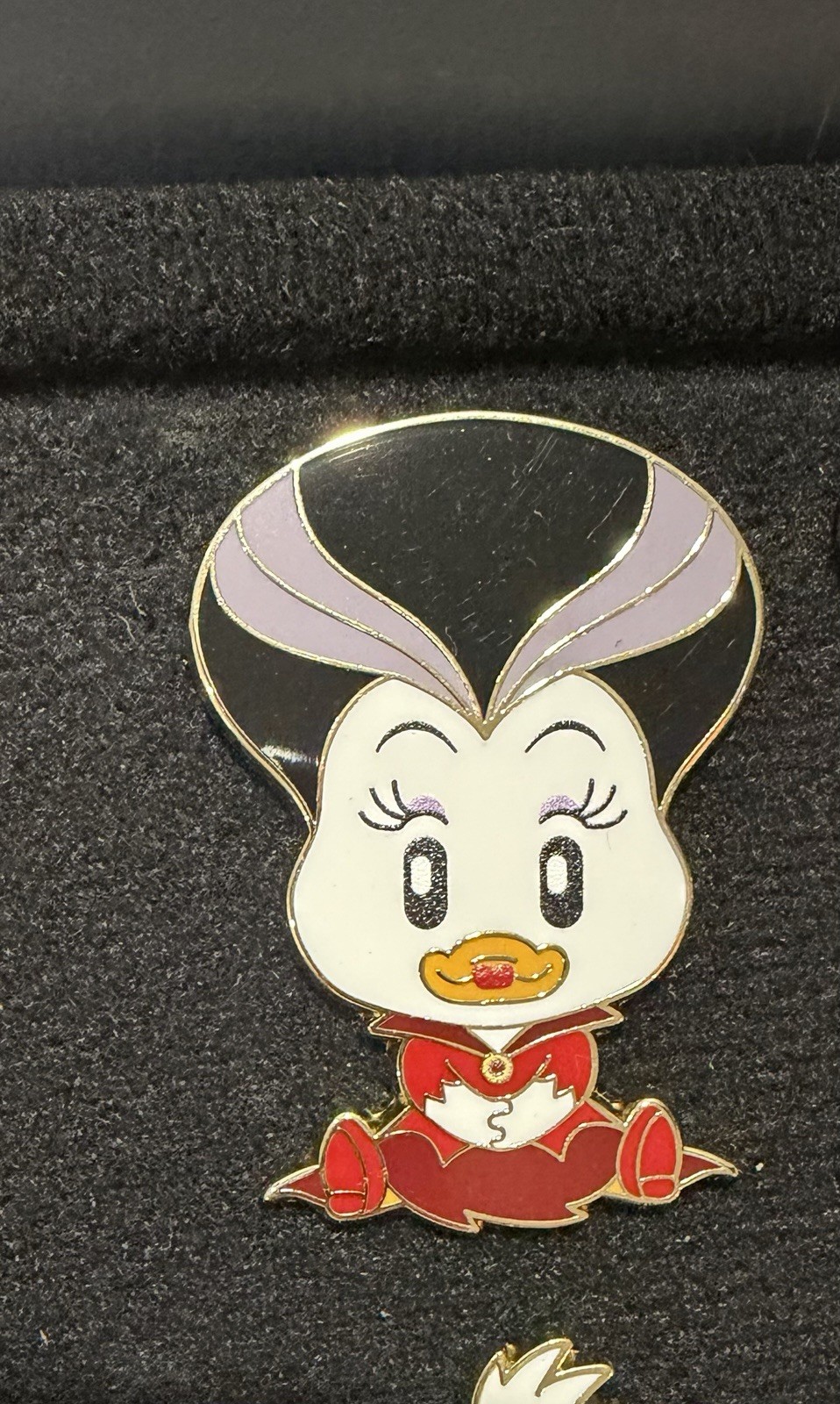 WDI MOG Darkwing Duck aDorbs Morgana Macawber Le 300 Chaser Pin