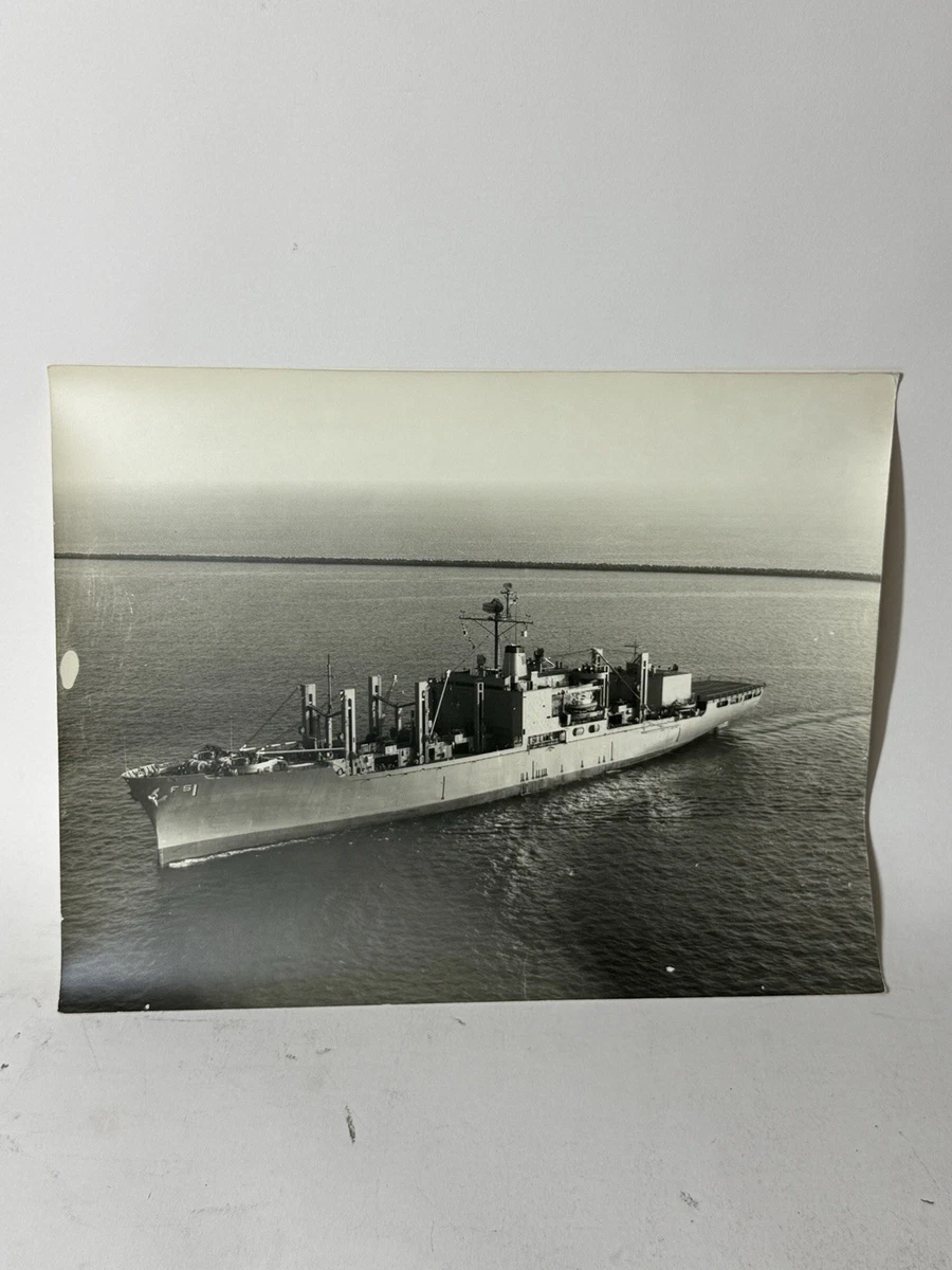 ビンテージ　フォト　写真　40s US NAVY フレーム付き ビンテージ フォト 写真 40s US NAVY フレーム付きの通販はau PAY