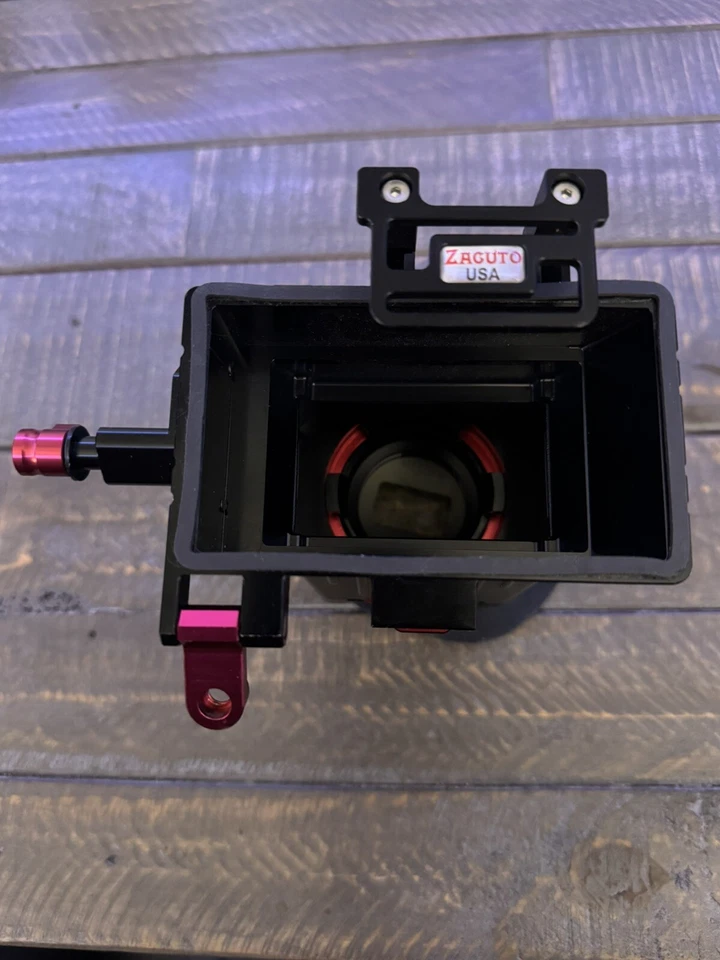 Zacuto Z-Finder 1.8x with Mounting Kit for Canon C300-C500 Cinema Camera's LCD S - Image 3 of 4