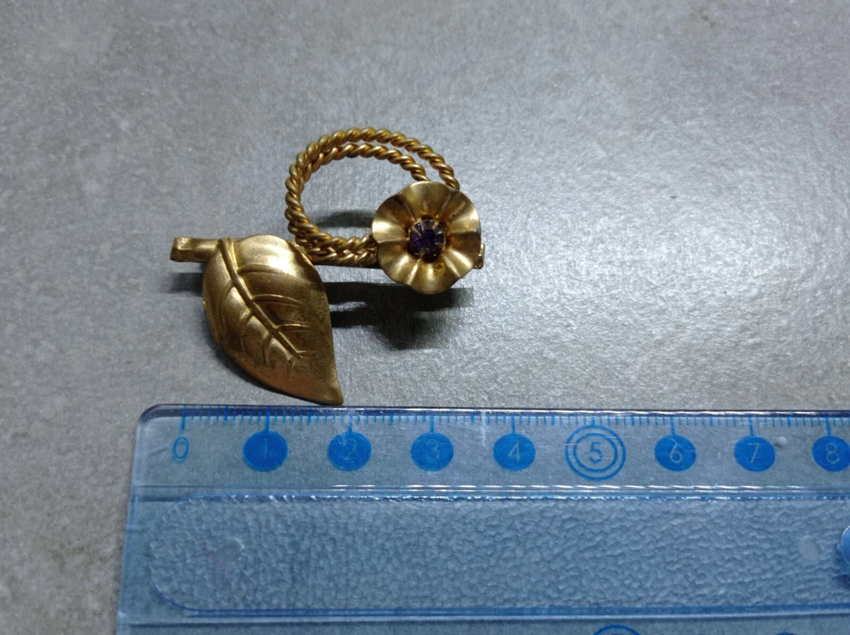 Broche Vintage Métal Doré Style Rétro